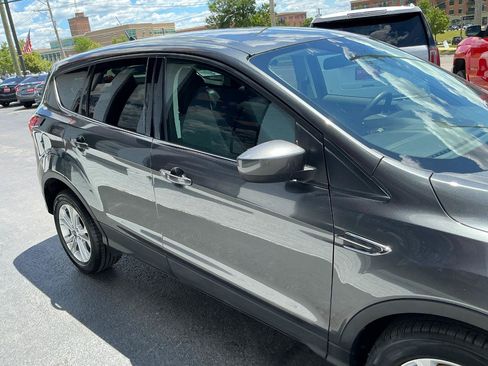 Used 2019 Ford Escape SE AWD/4WD image 25