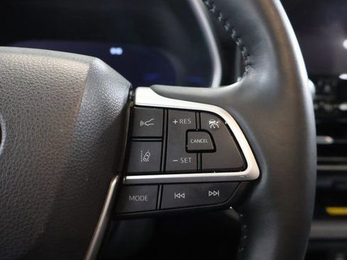 Used 2023 Toyota Highlander Limited AWD/4WD image 20