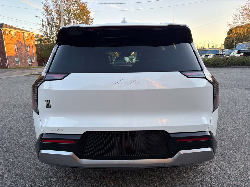 Certified 2024 Kia EV9 Land AWD/4WD image 6