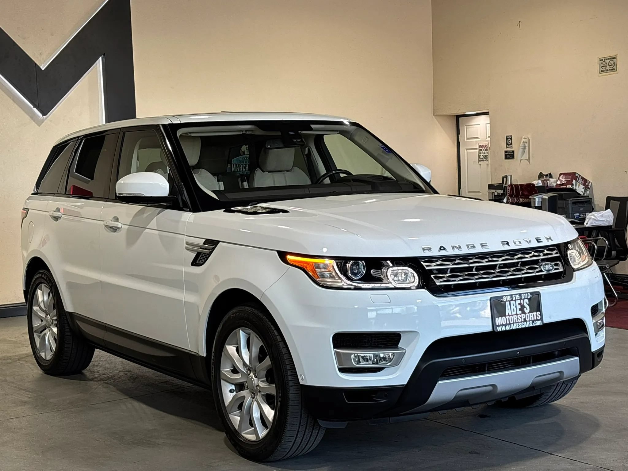 Used 2016 Land Rover Range Rover Sport HSE AWD/4WD image 3