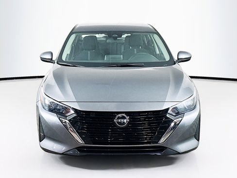 Used 2024 Nissan Sentra SV image 2