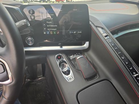 Used 2021 Chevrolet Corvette Stingray Premium Cpe w/ Z51 Performance Package RWD image 7