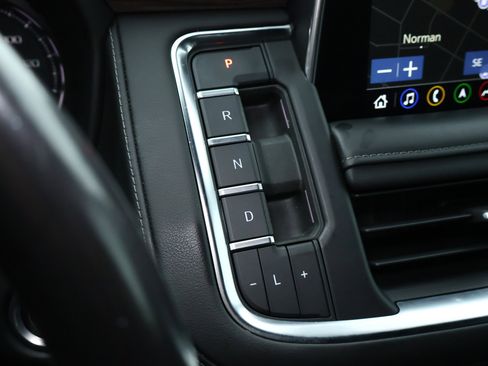 Used 2021 Chevrolet Tahoe Z71 w/ Rear Media and Nav Package AWD/4WD image 19