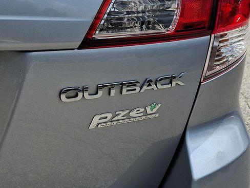 Used 2013 Subaru Outback 2.5i Limited AWD/4WD image 29