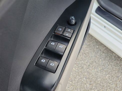 Used 2020 Toyota Camry LE image 14