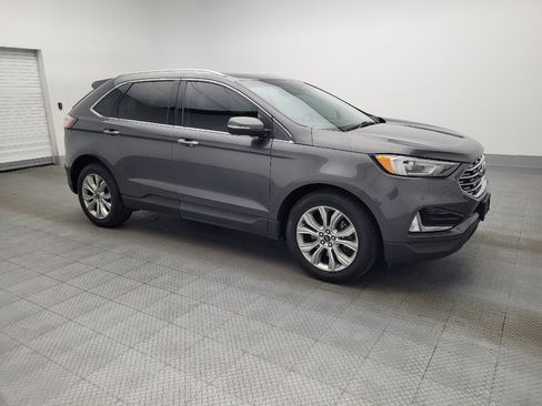 Used 2019 Ford Edge Titanium image 11