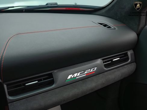 Used 2023 Maserati MC20 Coupe image 37