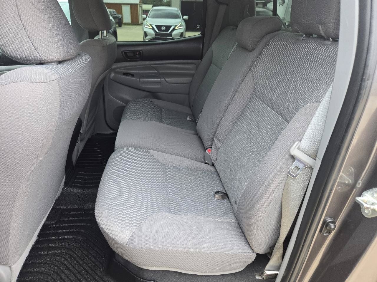 Used 2015 Toyota Tacoma 4x4 Double Cab w/ SR5 Package image 14