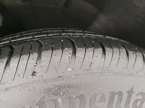 Used 2023 Buick Envision Essence AWD/4WD image 5