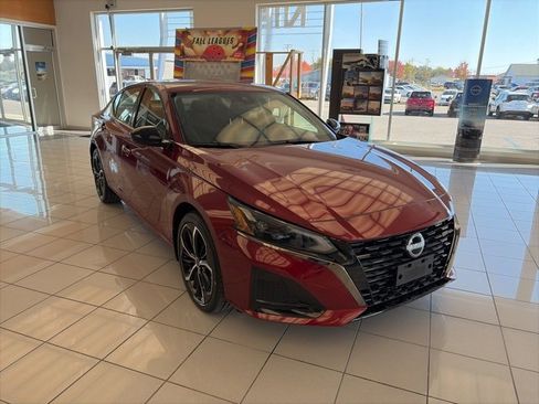 New 2025 Nissan Altima 2.5 SR w/ SR Premium Package image 8