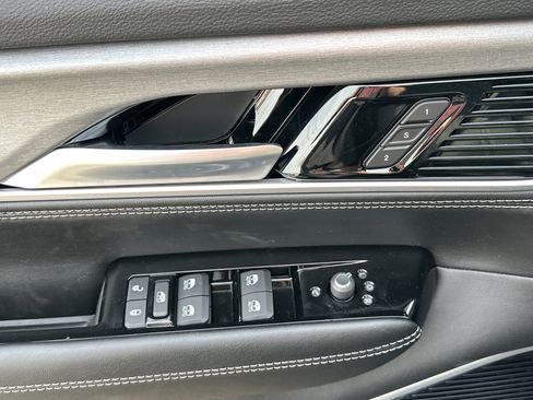 New 2026 Jeep Grand Wagoneer Limited AWD/4WD image 12