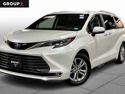 Certified 2024 Toyota Sienna Platinum