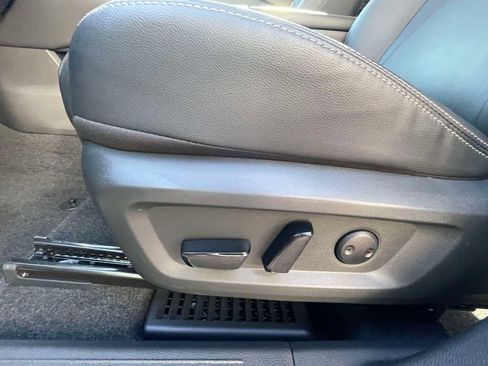 Used 2023 Nissan Rogue SL w/ SL Premium Package FWD image 17