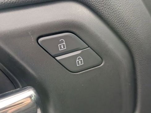 Used 2024 Chevrolet Silverado 1500 Custom image 11