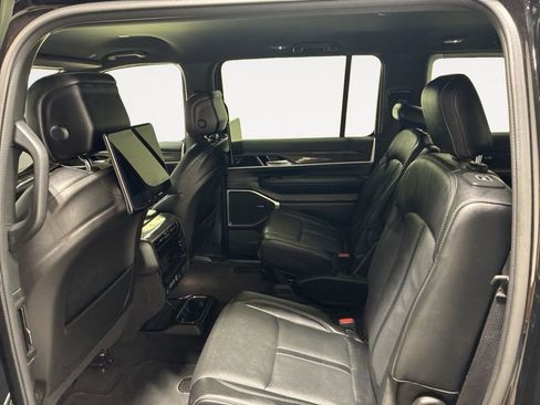 Used 2022 Jeep Wagoneer Series III image 18