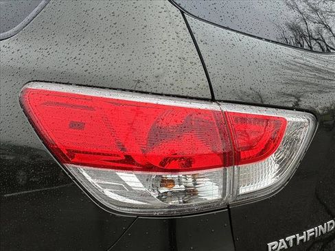 Used 2016 Nissan Pathfinder Platinum w/ Cargo Package image 11