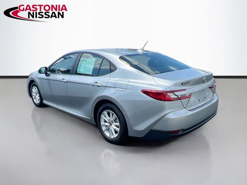 Used 2025 Toyota Camry LE FWD image 38