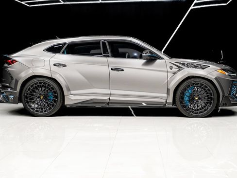 Used 2023 Lamborghini Urus Performante AWD/4WD image 30