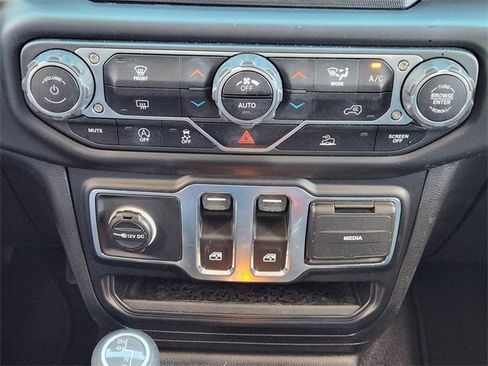 Used 2021 Jeep Wrangler Sport S image 16