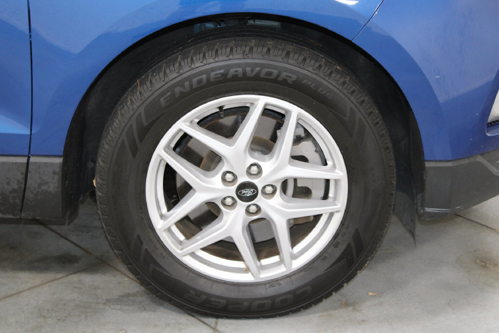 Used 2024 Ford Edge SEL AWD/4WD image 12