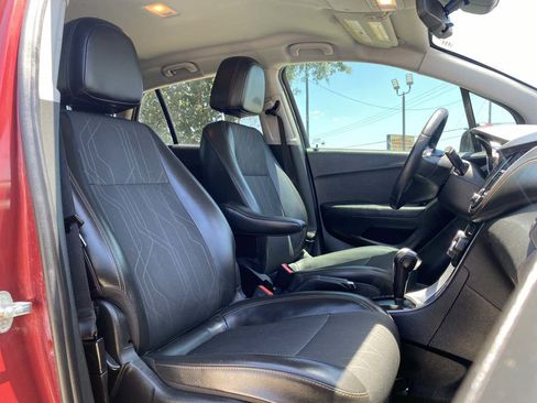 Used 2019 Chevrolet Trax LT w/ Driver Confidence Package FWD image 10