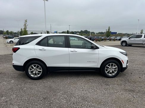 Used 2022 Chevrolet Equinox LS w/ Driver Confidence II Package AWD/4WD image 8