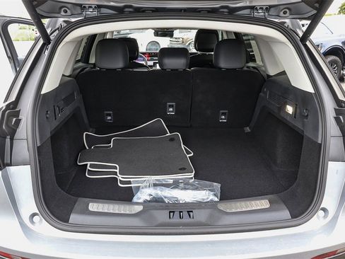 Used 2025 Lincoln Nautilus Premier image 12