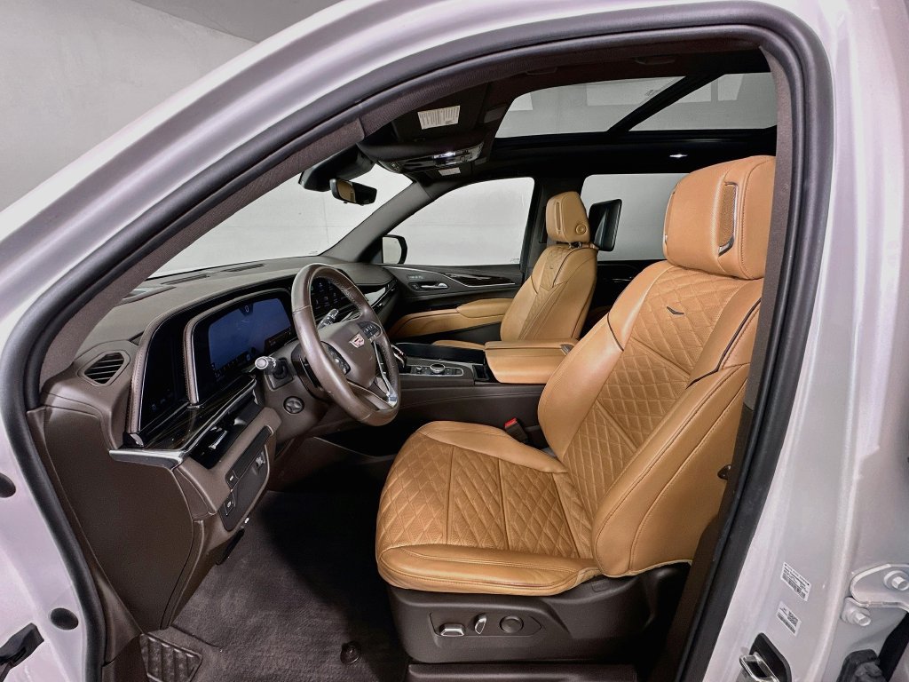 Used 2023 Cadillac Escalade Premium Luxury RWD image 21