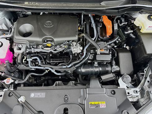 Certified 2025 Toyota Sienna Platinum AWD/4WD image 10