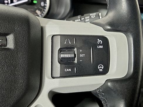 Used 2023 Land Rover Defender 90 SE image 23