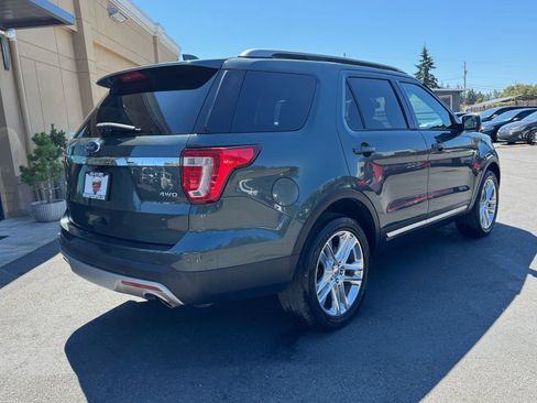 Used 2016 Ford Explorer XLT w/ Equipment Group 202A AWD/4WD image 7