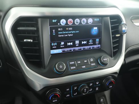 Used 2018 GMC Acadia SLT image 12