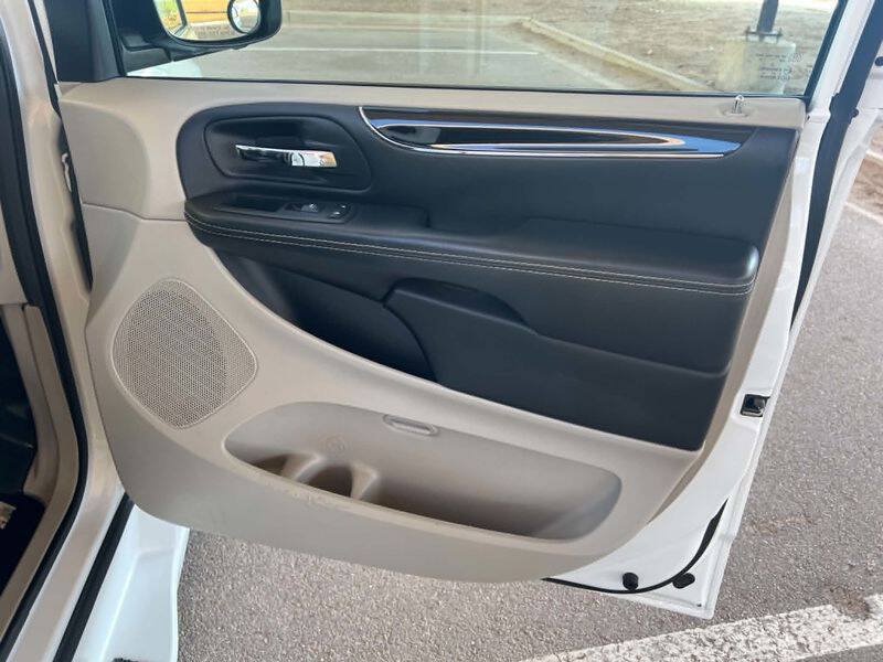 Used 2018 Dodge Grand Caravan SXT FWD image 31