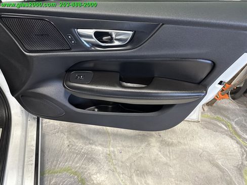 Used 2021 Volvo S60 T5 Momentum image 26