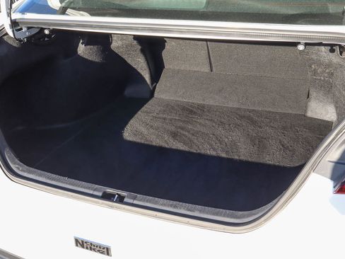 Used 2025 Toyota Camry LE image 9