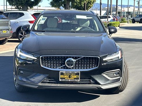 New 2026 Volvo V60 B5 Cross Country Ultra w/ Climate Package image 2