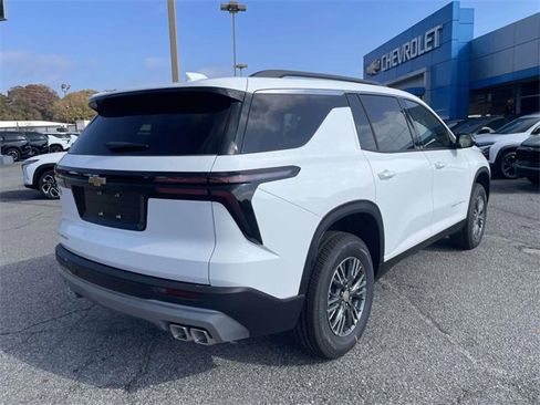New 2026 Chevrolet Traverse LT image 3