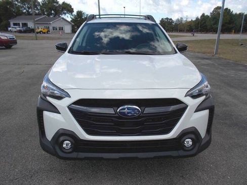 Used 2024 Subaru Outback Premium AWD/4WD image 9