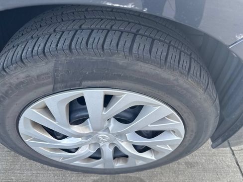 Used 2019 Toyota Corolla LE FWD image 22