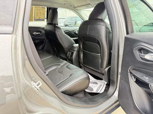 Used 2023 Jeep Cherokee Altitude Lux AWD/4WD image 23