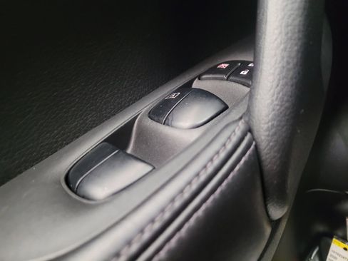 Used 2020 Nissan Rogue SV AWD/4WD image 27