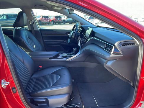 Used 2024 Toyota Camry SE image 14