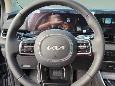 New 2026 Kia Carnival EX FWD image 16