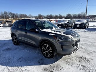 Used 2022 Ford Escape SE w/ SE Sport Appearance Package video 1