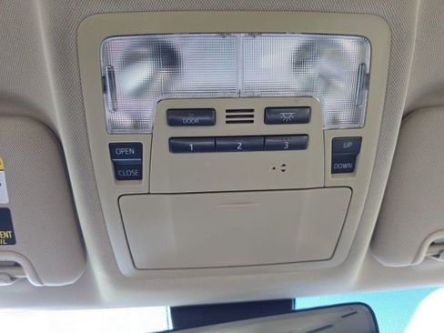 Used 2019 Toyota Highlander Limited image 21