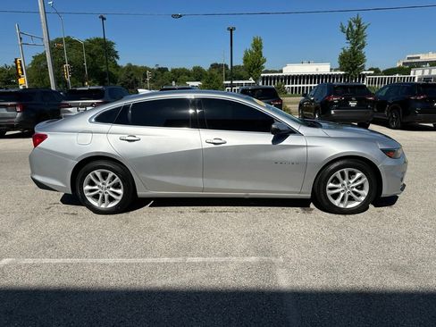 Used 2017 Chevrolet Malibu LT FWD image 5