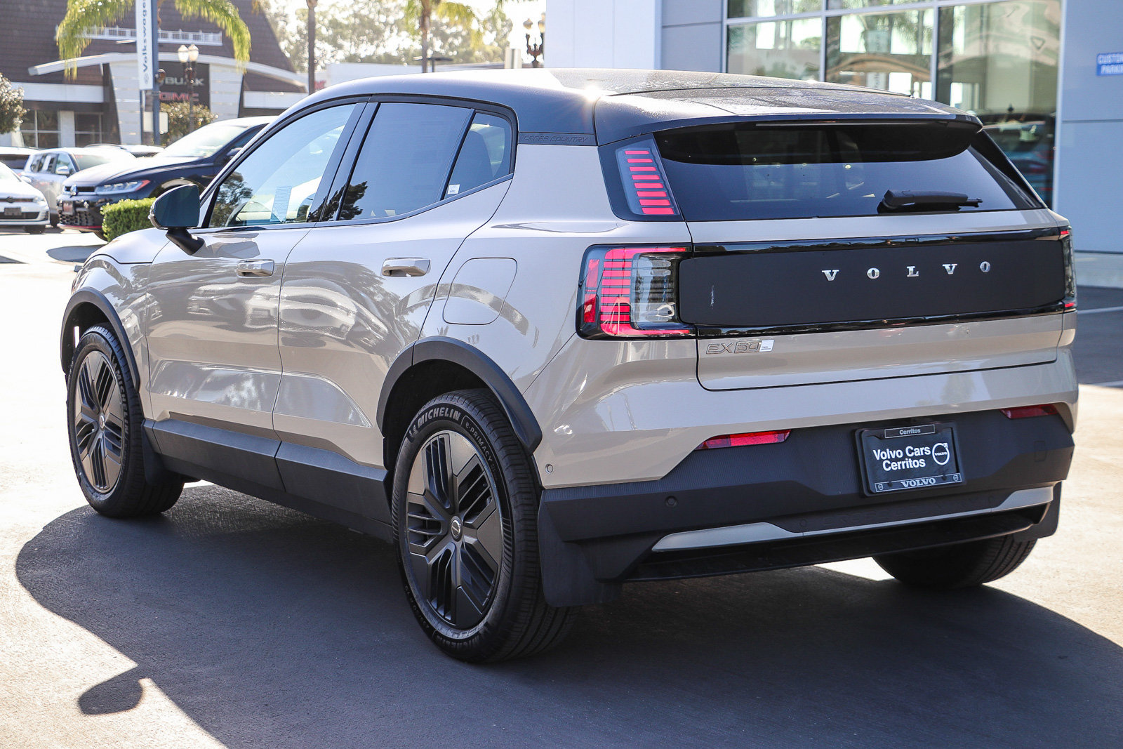 New 2026 Volvo EX30 Cross Country Ultra AWD/4WD image 8