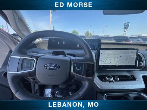 Certified 2025 Ford Expedition Active AWD/4WD image 11