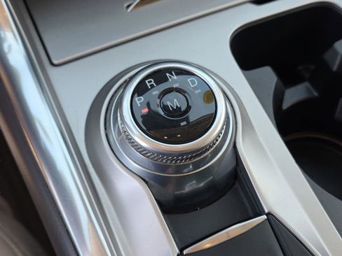 Used 2020 Ford Explorer Platinum w/ Premium Technology Package image 28