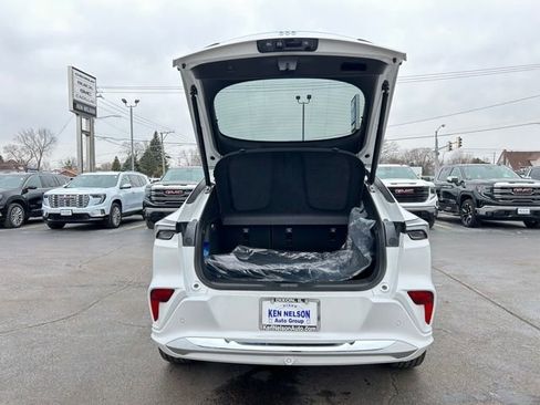 New 2026 Buick Envista Avenir image 9